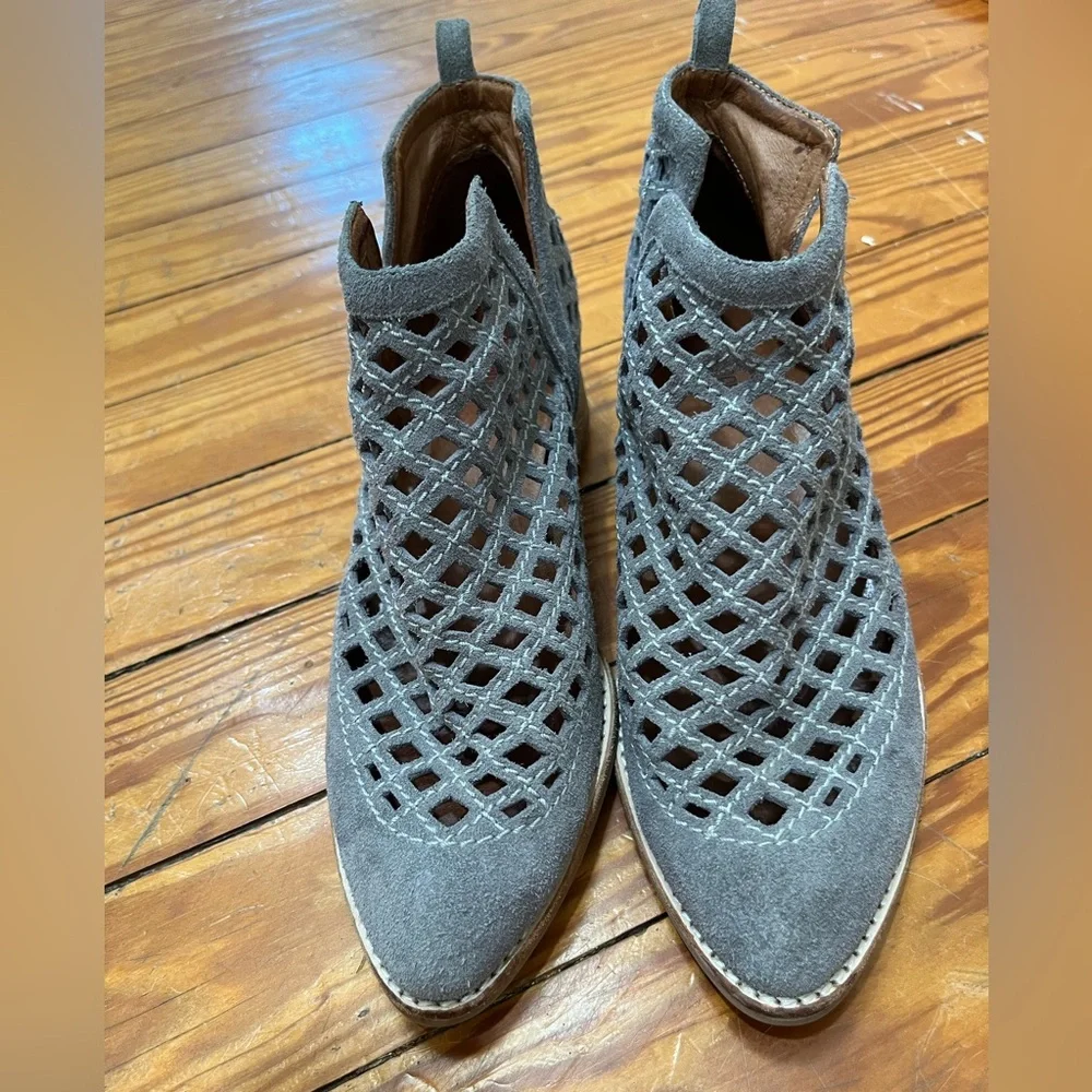 Jeffrey Campbell Suede Ankle Boots size 9.5